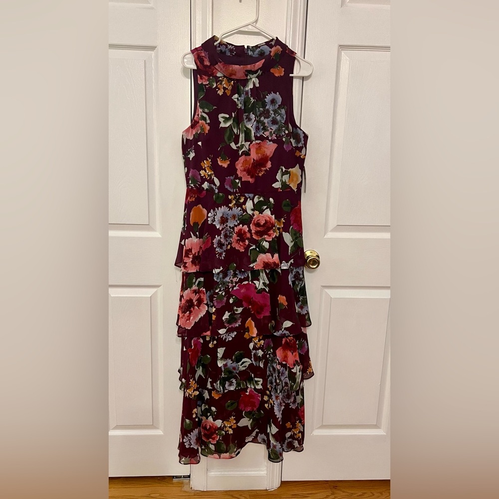 Woman’s SLNY Burgundy Floral Midi Dress